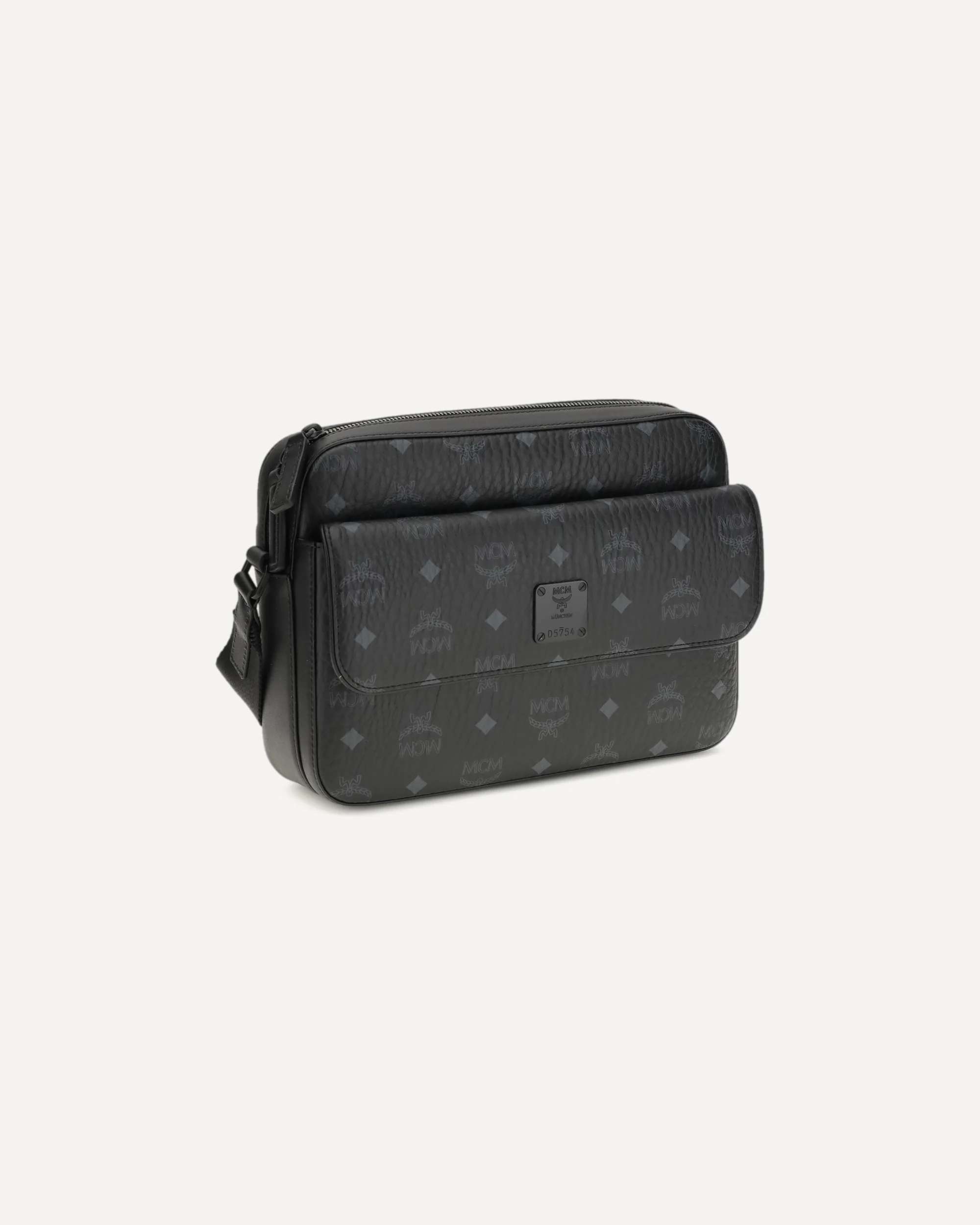 Aren Messenger Crossbody Bag - Image 4